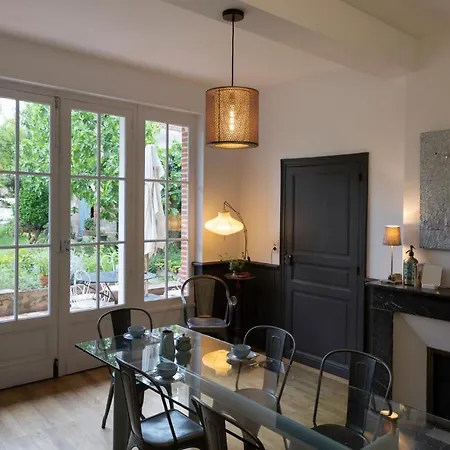 فندق مبيت وإفطار Numero22 D'hotes مونْتوبا