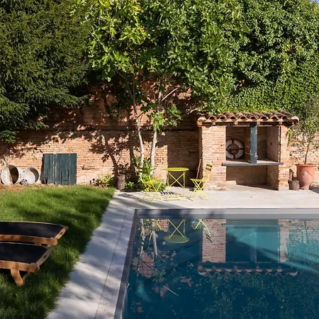 Numero22 D'hotes Nocleg ze śniadaniem 4*